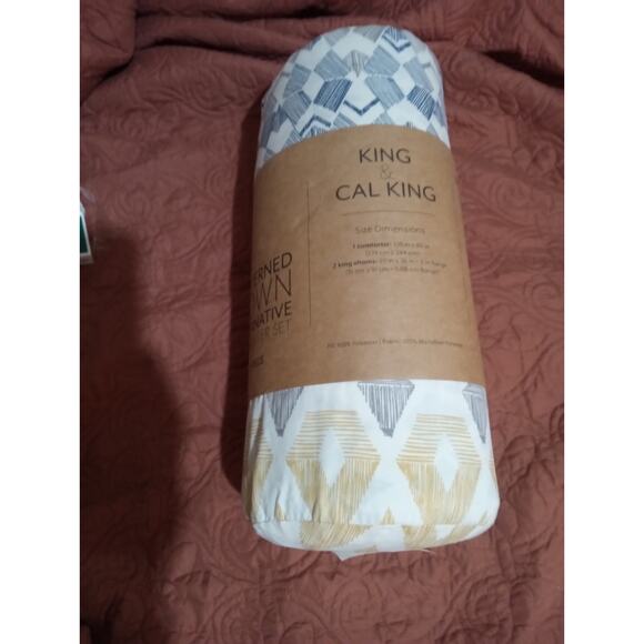 J C Penny Ienjoy Casual Comfort Mayan Midweight Down Warm & Cozy Comforter Set - Picture 7 of 10